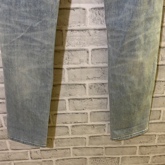 American Eagle Light Blue AirFlex Denim, distressed, 30 x 32 - Picture 10 of 12